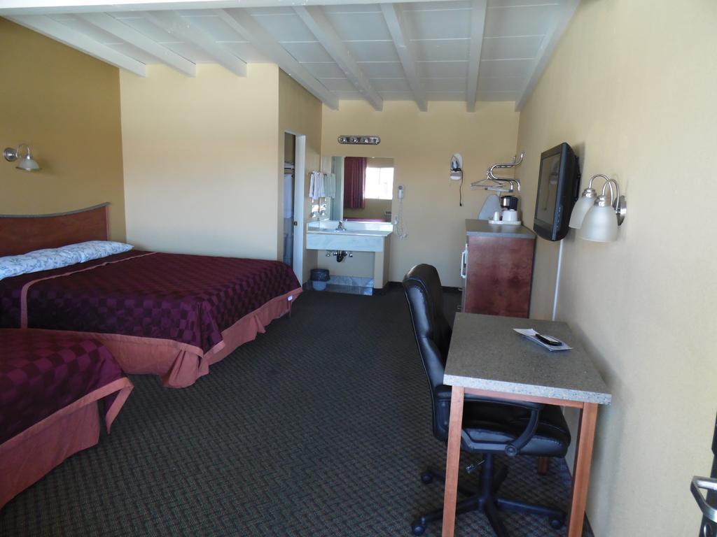 Trails Motel Лон-Пайн Экстерьер фото